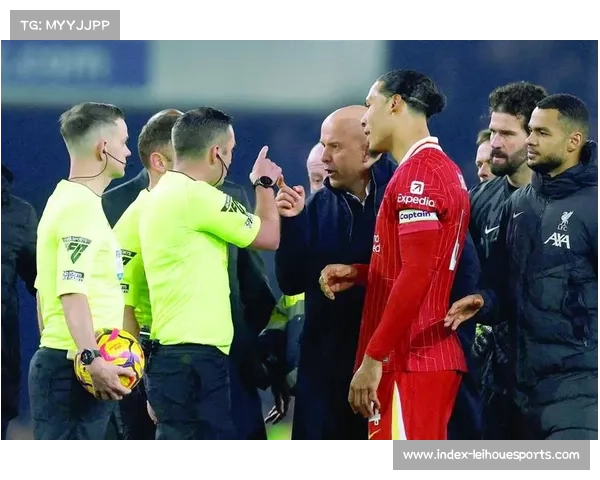 利兹联1-0绝杀埃弗顿 塔科夫斯基手球判罚引发主帅愤怒反应
